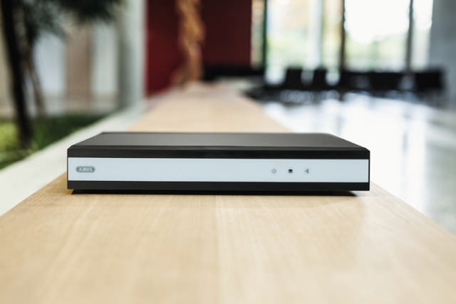 ABUS komplett sett med hybrid videoopptaker og 4 analoge minirørkameraer