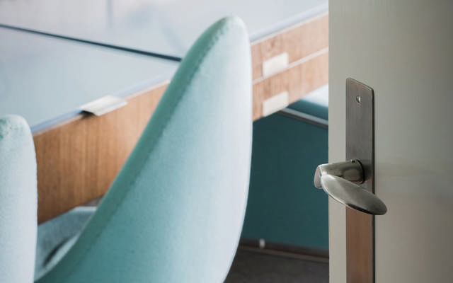 Arne Jacobsen dørhåndtak 111 mm. uten rosetter